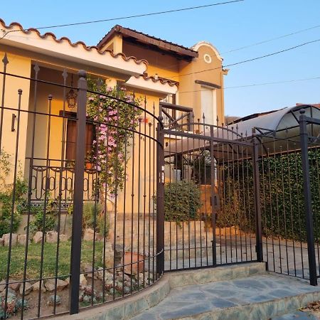 Hostal Las Rosas Salta Exterior photo