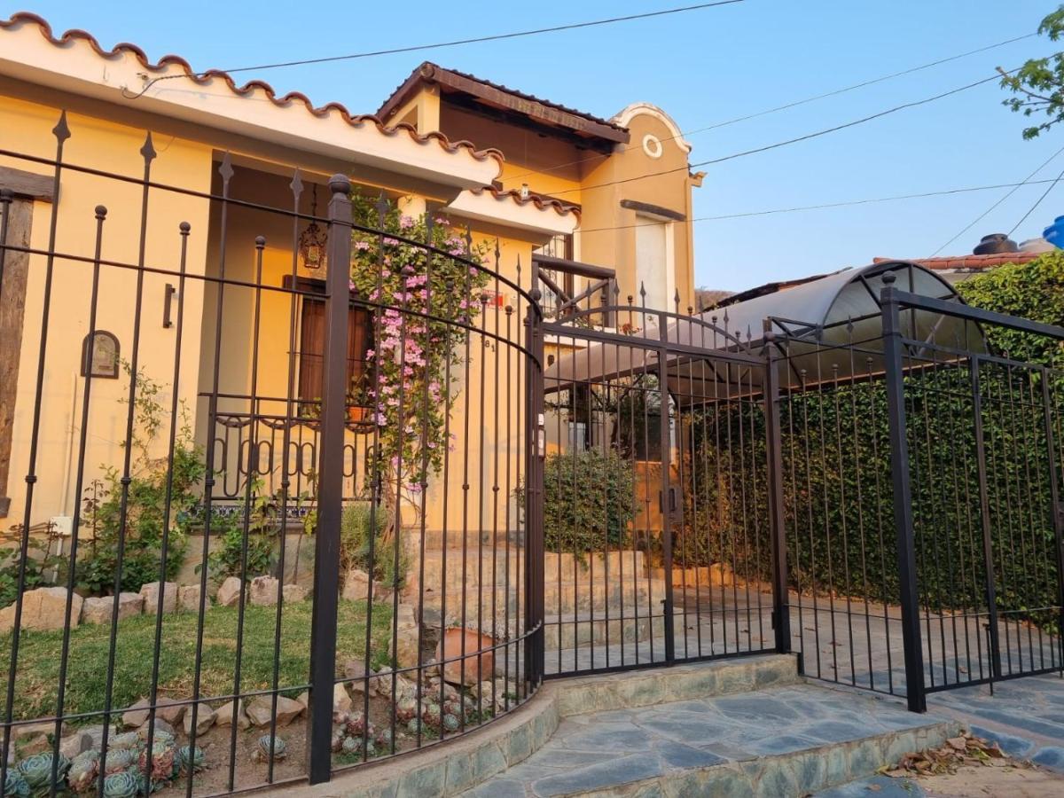 Hostal Las Rosas Salta Exterior photo