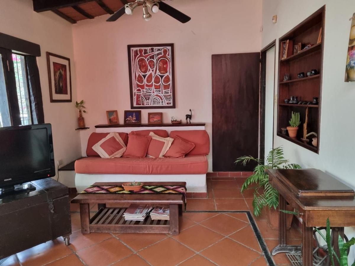 Hostal Las Rosas Salta Exterior photo